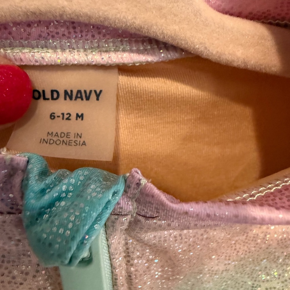 GAP Kids Shimmering Pastel Rashguard - Picture 5 of 7
